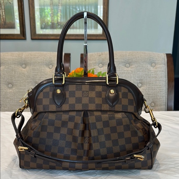 Authentic Louis Vuitton Ebene Trevi MM bag - Picture 2 of 16